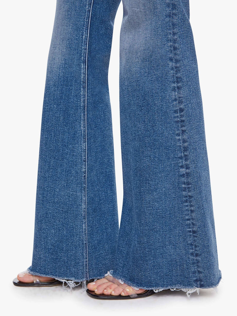 The Doozy Sneak Fray Jeans in Let&
