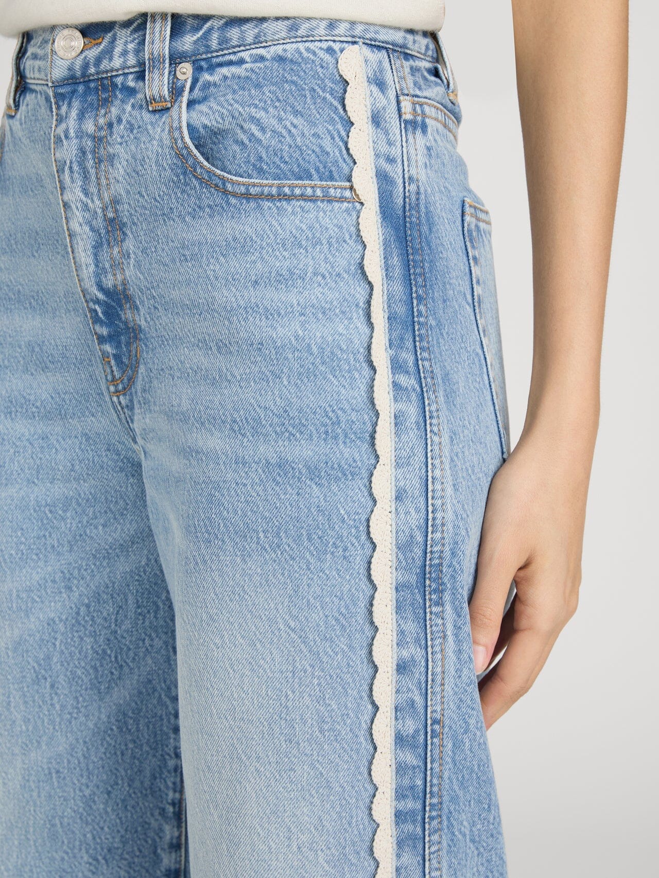 Crochet Bow Crop-Denim-Uniquities