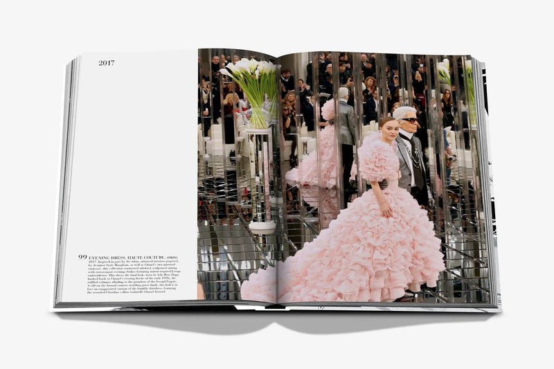 Chanel: The Legend Of An Icon-Home-Uniquities