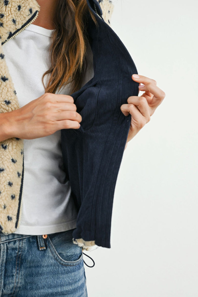 Addie Fleece Vest-Jackets-Uniquities