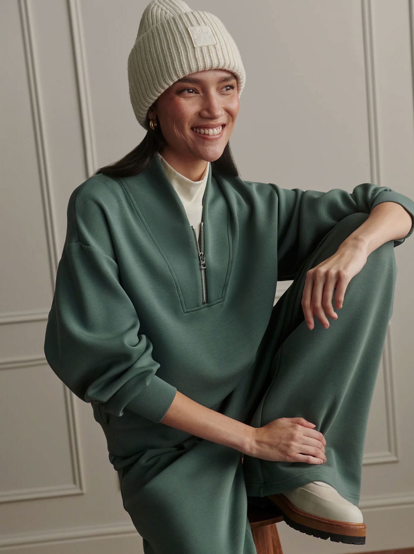 Davidson Sweat-Sweaters-Uniquities