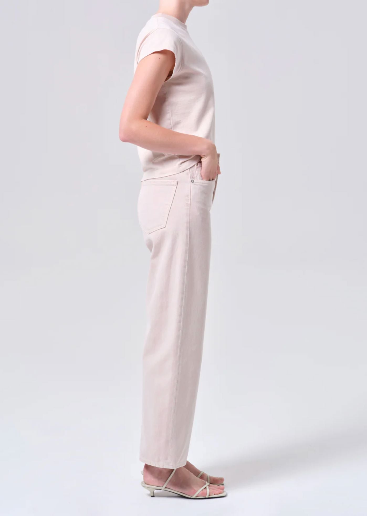 Ren Jean in Foundation-Denim-Uniquities