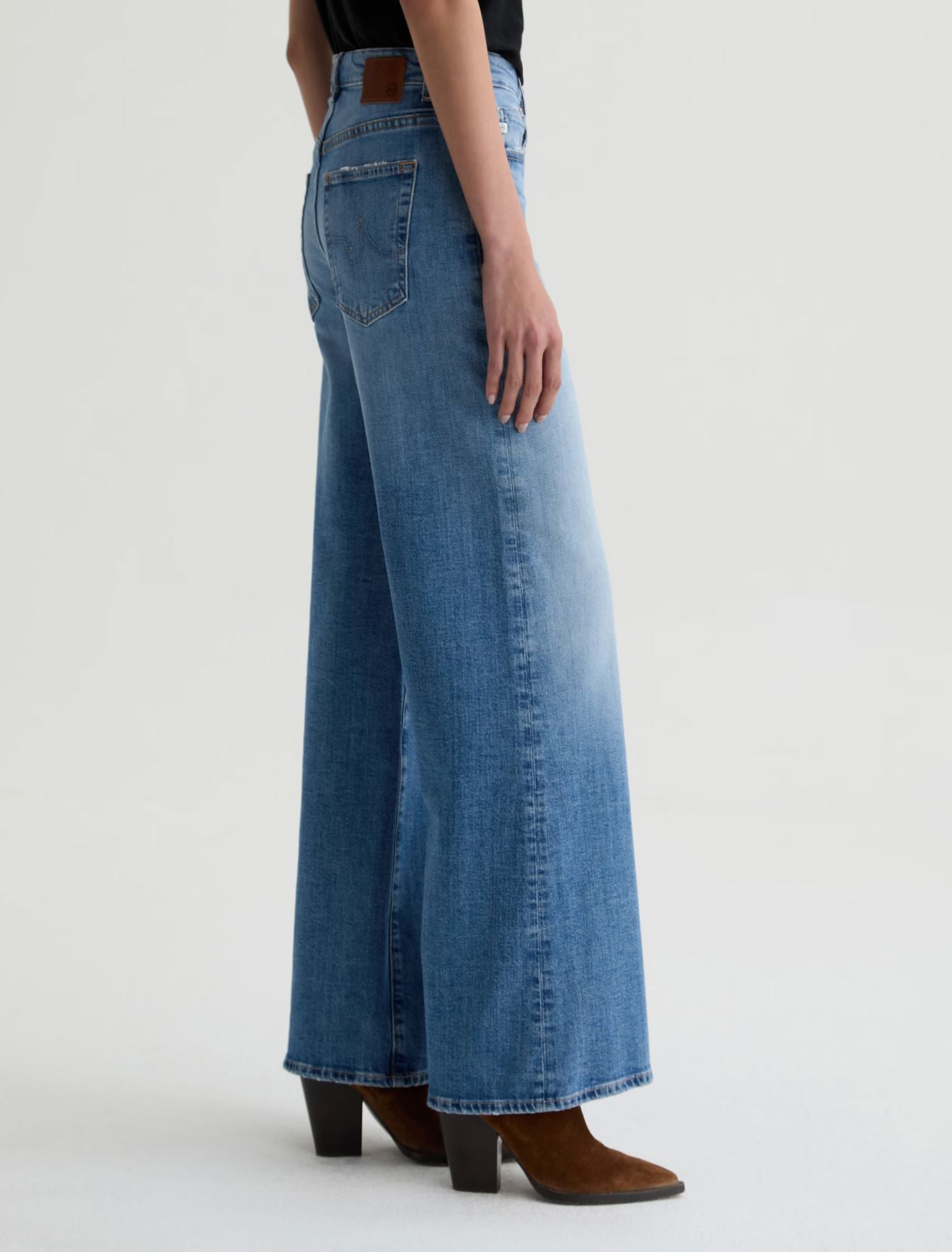 Saige Wide Leg Jeans-Denim-Uniquities